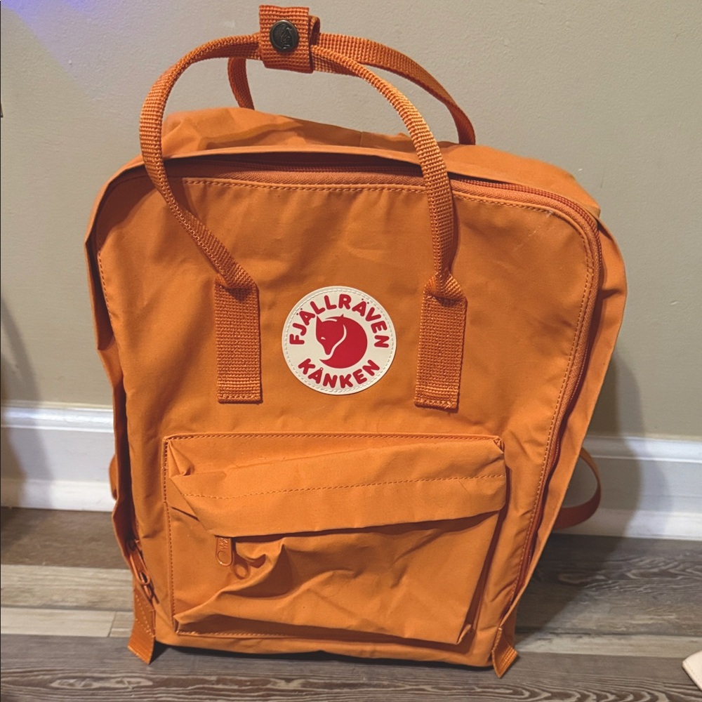 Kanken Everyday Outdoor Bag in Spicy Orange